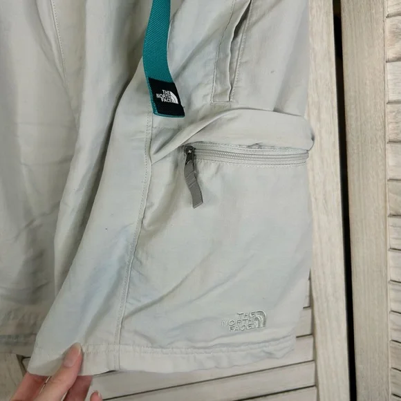 The North Face Men’s Outdoor Cargo Off White Shorts with Belt - Picture 9 of 12